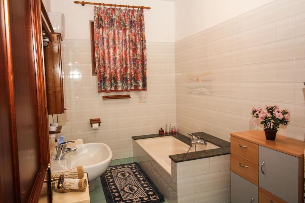 La Casa Di Carlo Διαμέρισμα SantʼAntìoco Εξωτερικό φωτογραφία